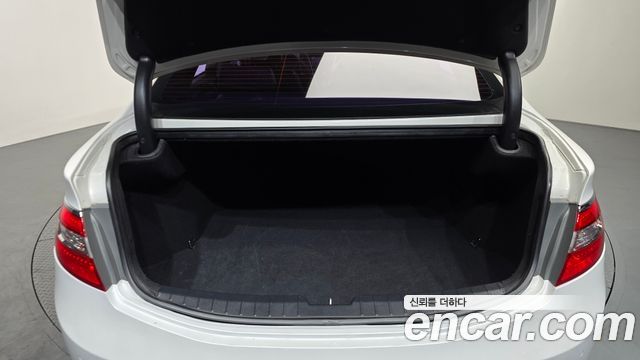 Hyundai Grandeur (HG) HG240 Luxury 2012 — фото 16