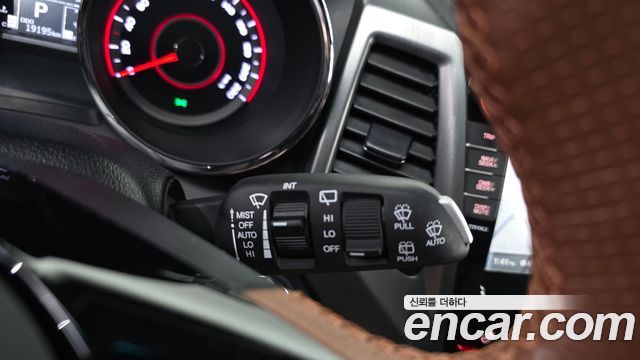 KG Mobility (SsangYong) Tivoli Armor Gear Plus 2WD 2019 — фото 29