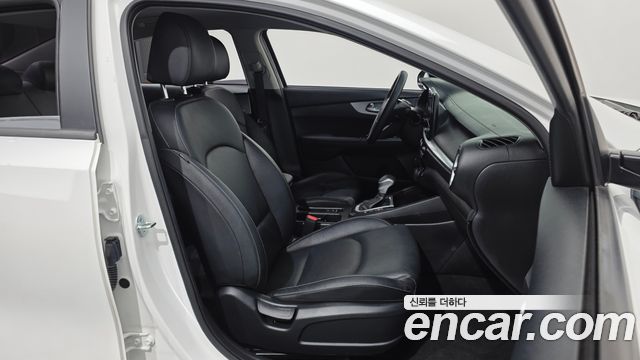 Kia K3 (II) 1.6 Trendy 2023 — фото 12