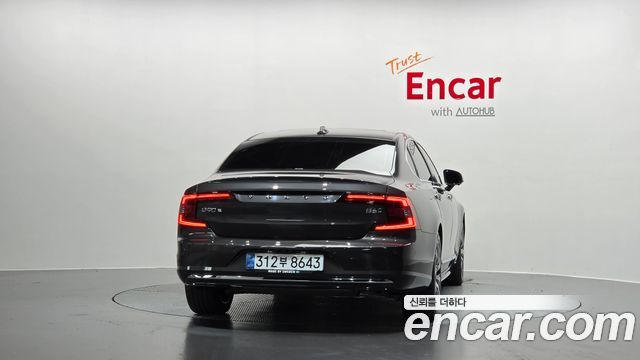 Volvo S90 B5 Ultimate Bright 2023 — фото 4