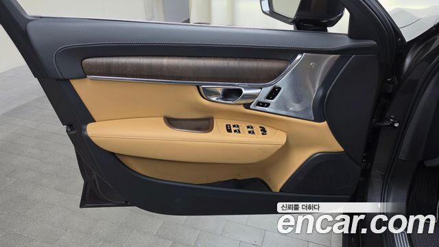 Volvo S90 B5 Ultimate Bright 2023 — фото 24
