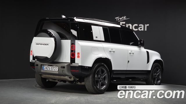 Land Rover Defender (L663) 110 P300 X-Dynamic SE 2024 — фото 2