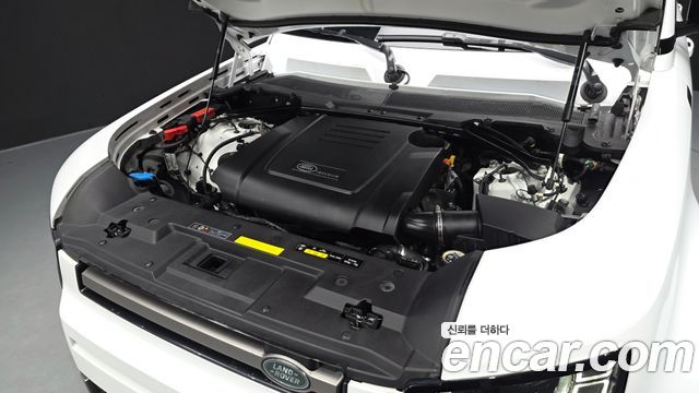 Land Rover Defender (L663) 110 P300 X-Dynamic SE 2024 — фото 6