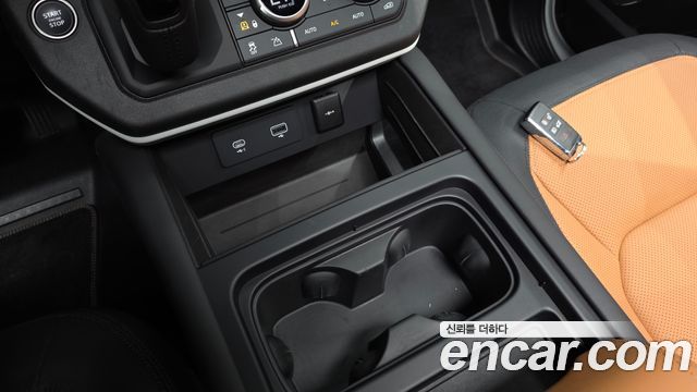 Land Rover Defender (L663) 110 P300 X-Dynamic SE 2024 — фото 9