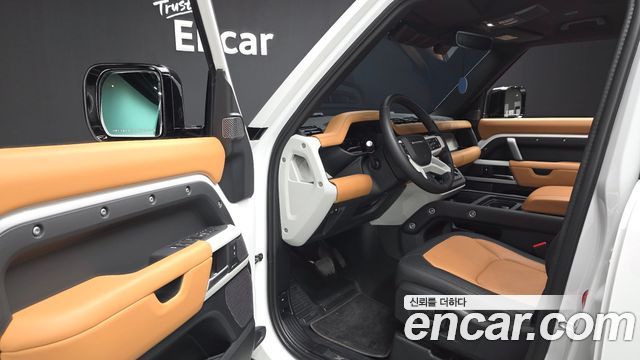 Land Rover Defender (L663) 110 P300 X-Dynamic SE 2024 — фото 10