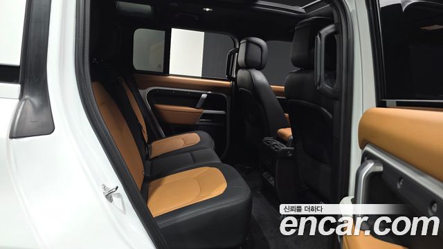 Land Rover Defender (L663) 110 P300 X-Dynamic SE 2024 — фото 12