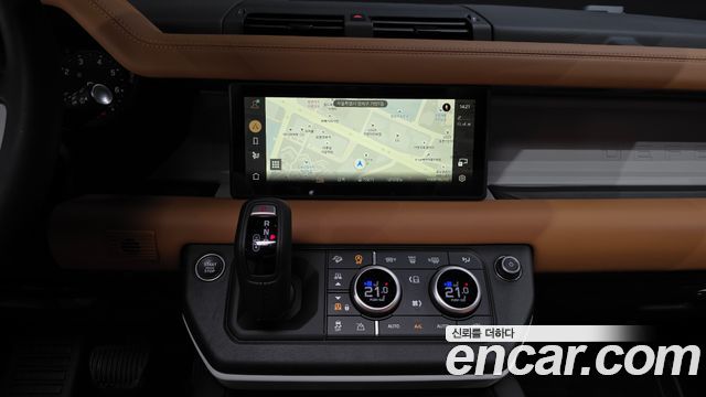 Land Rover Defender (L663) 110 P300 X-Dynamic SE 2024 — фото 14