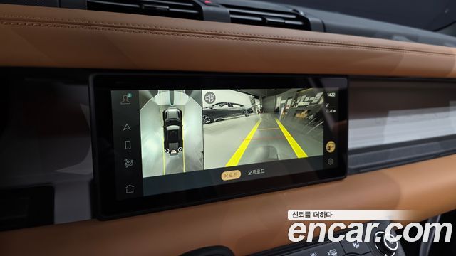 Land Rover Defender (L663) 110 P300 X-Dynamic SE 2024 — фото 15