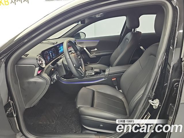 Mercedes-Benz A-Class (W177) A220 Sedan 2021 — фото 15