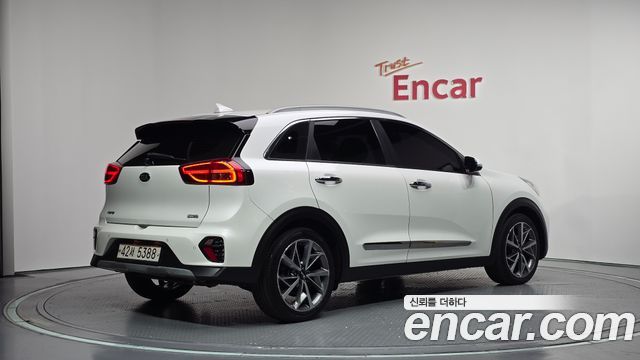 Kia Niro 1.6 HEV Noblesse 2020 — фото 2