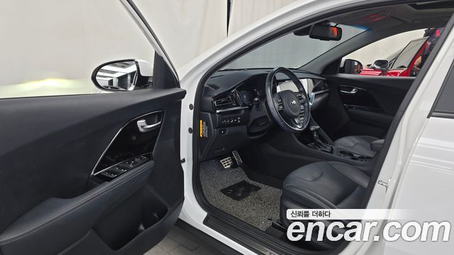 Kia Niro 1.6 HEV Noblesse 2020 — фото 10