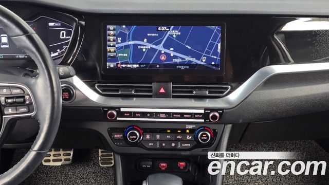 Kia Niro 1.6 HEV Noblesse 2020 — фото 12