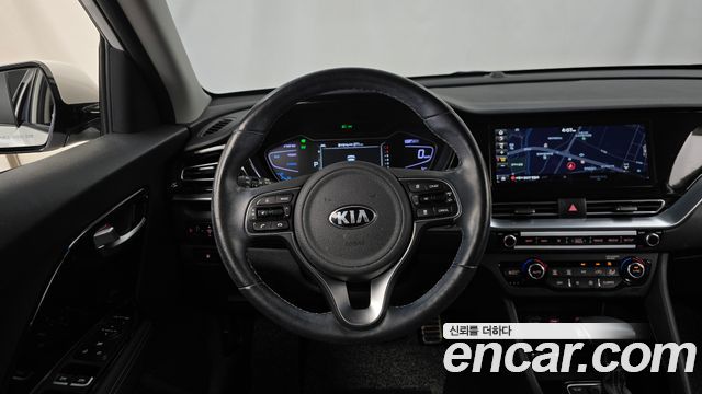 Kia Niro 1.6 HEV Noblesse 2020 — фото 13