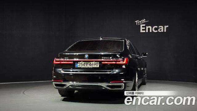 BMW 7 Series (G11) 730Ld xDrive Design Pure Excellence 2022 — фото 4