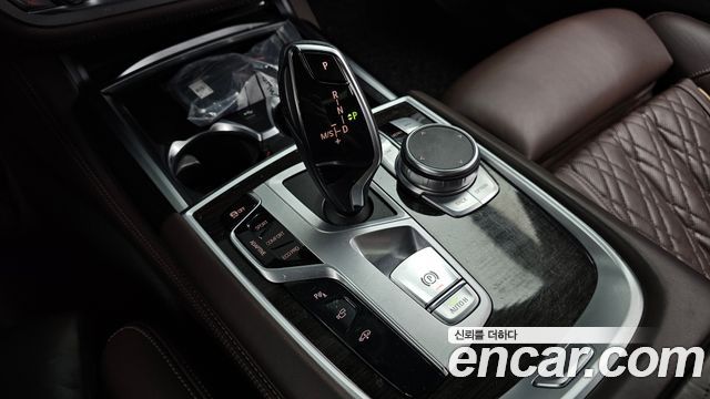 BMW 7 Series (G11) 730Ld xDrive Design Pure Excellence 2022 — фото 9