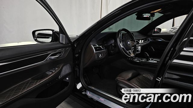 BMW 7 Series (G11) 730Ld xDrive Design Pure Excellence 2022 — фото 10