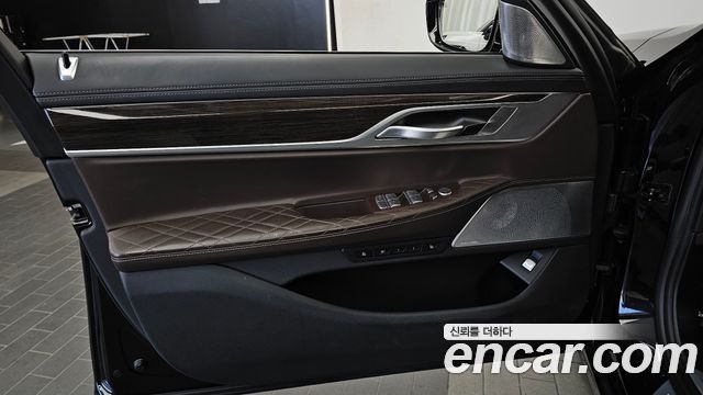 BMW 7 Series (G11) 730Ld xDrive Design Pure Excellence 2022 — фото 30