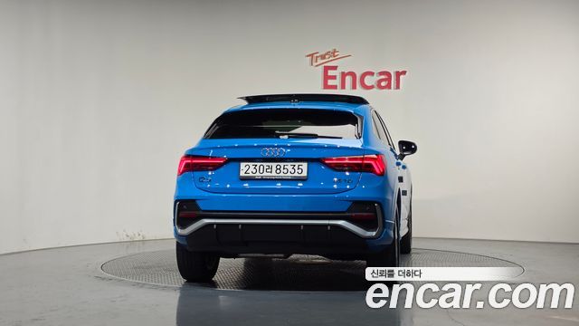 Audi Q3 (F3) 35 TDI Premium Sportback 2023 — фото 4