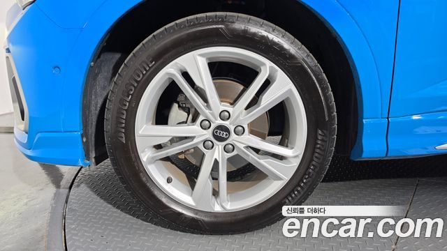 Audi Q3 (F3) 35 TDI Premium Sportback 2023 — фото 5