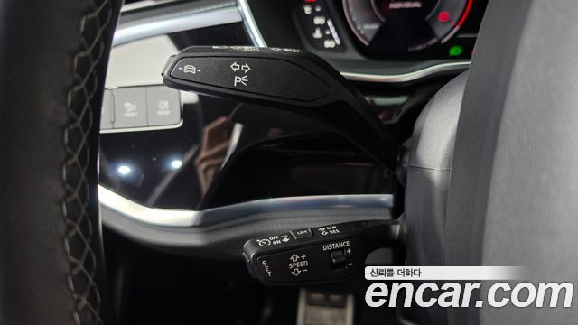 Audi Q3 (F3) 35 TDI Premium Sportback 2023 — фото 17