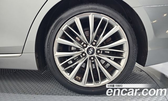 Hyundai Grandeur (IG) 2.4 Premium Special 2018 — фото 21