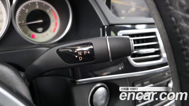 Mercedes-Benz E-Class (W212) E250 BlueTec 4MATIC AV 2016 — фото 9