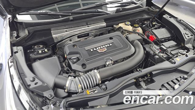 Cadillac XT4 2.0 Sport AWD 2021 — фото 6