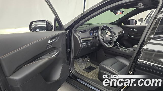 Cadillac XT4 2.0 Sport AWD 2021 — фото 10