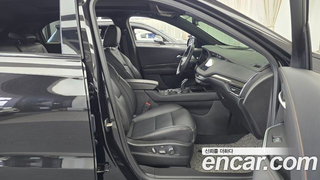 Cadillac XT4 2.0 Sport AWD 2021 — фото 26