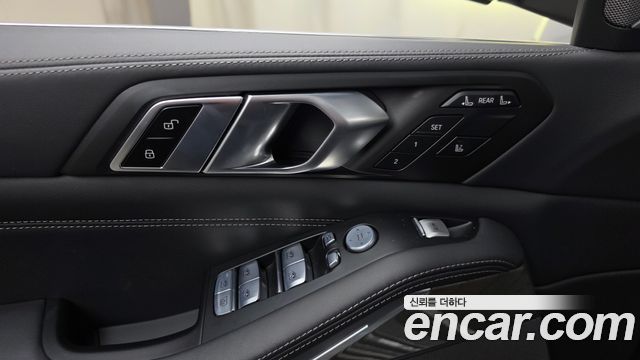 BMW X7 (G07) xDrive 40i Design Pure Excellence 6-Seater 2023 — фото 36