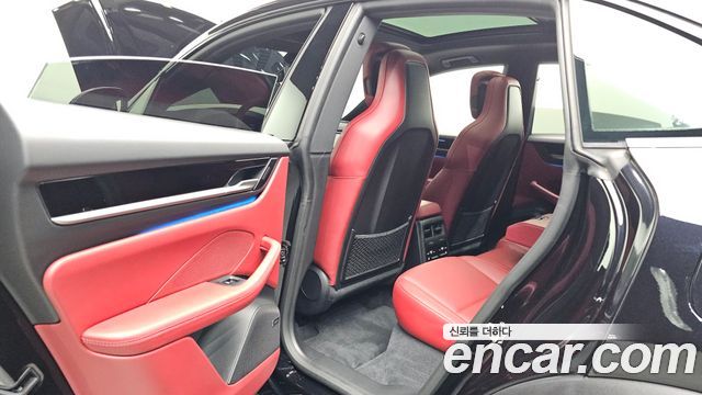 Porsche Macan EV 4S 2025 — фото 11
