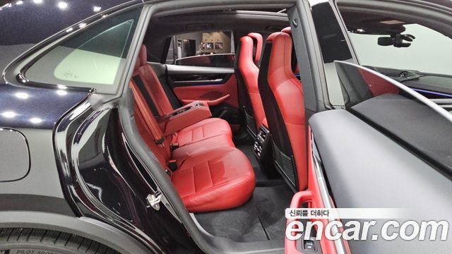 Porsche Macan EV 4S 2025 — фото 12