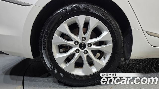 Kia K8 2.5 Gasoline 2WD Noblesse Light 2023 — фото 5