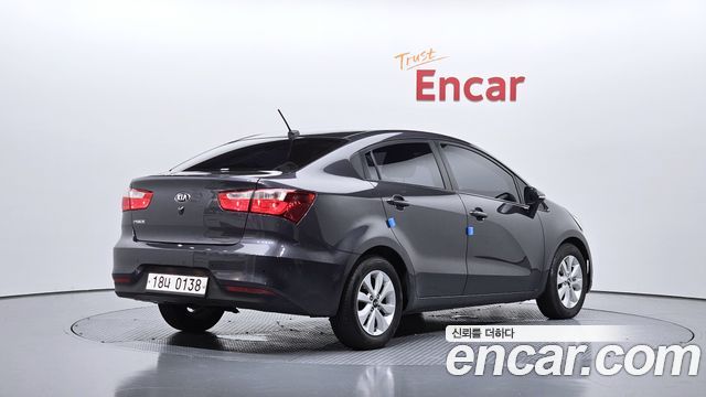 Kia Pride 4DR 1.6 GDI Luxury 2015 — фото 2