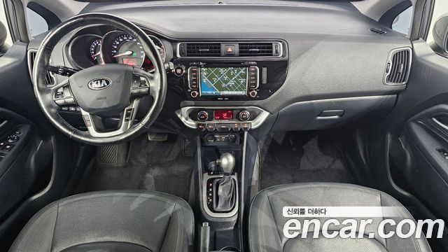 Kia Pride 4DR 1.6 GDI Luxury 2015 — фото 7