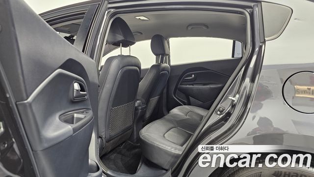 Kia Pride 4DR 1.6 GDI Luxury 2015 — фото 11