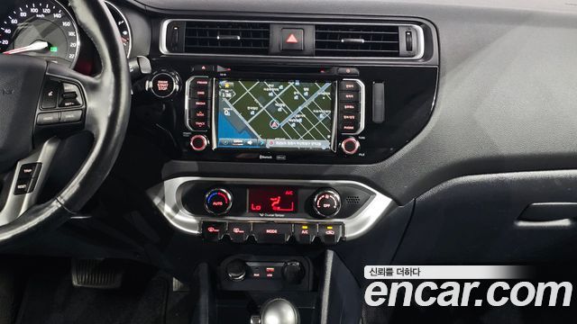 Kia Pride 4DR 1.6 GDI Luxury 2015 — фото 14