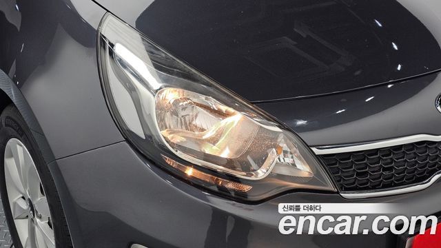 Kia Pride 4DR 1.6 GDI Luxury 2015 — фото 22