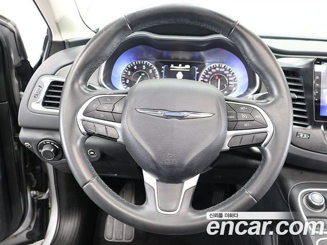 Chrysler 200 (II) 2.4 Limited 2015 — фото 19