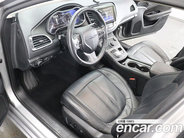 Chrysler 200 (II) 2.4 Limited 2015 — фото 21
