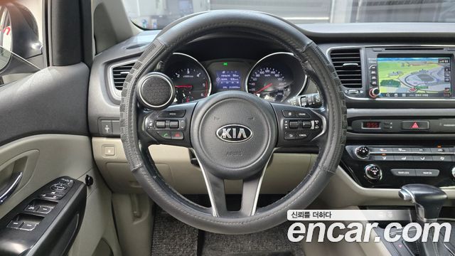 Kia Carnival 9-seater Luxury 2017 — фото 13