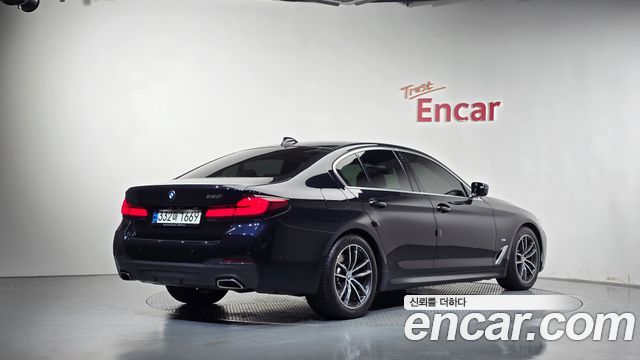 BMW 5 Series (G30) 520i M Sport 2022 — фото 2