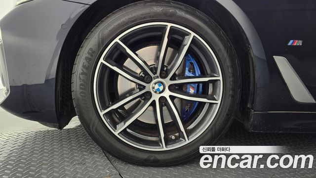 BMW 5 Series (G30) 520i M Sport 2022 — фото 5