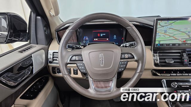 Lincoln Navigator (IV) 3.5L 2022 — фото 12