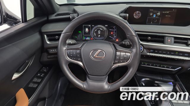 Lexus UX250h 2.0 2WD 2019 — фото 13