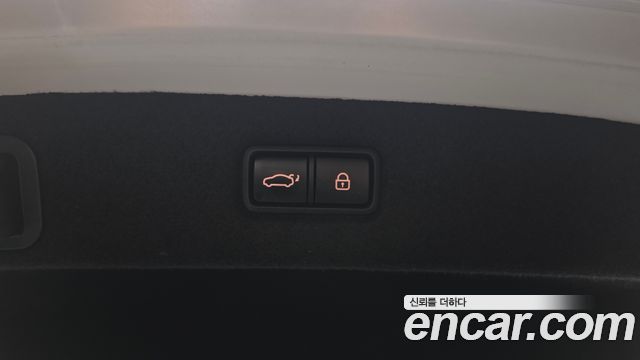 Genesis EQ900 3.3 T-GDI AWD Prestige 2016 — фото 18
