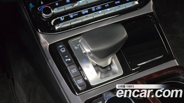 Genesis EQ900 3.3 T-GDI AWD Prestige 2016 — фото 29