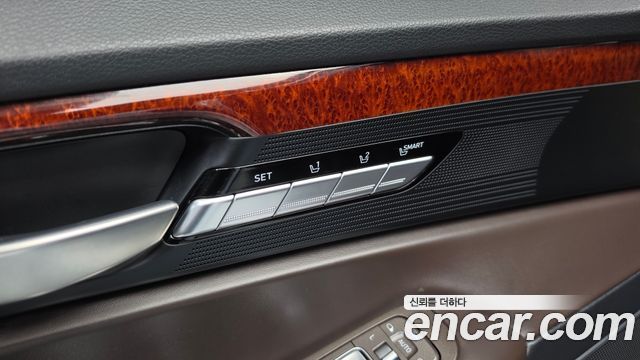 Genesis EQ900 3.3 T-GDI AWD Prestige 2016 — фото 34