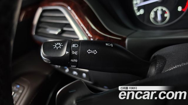 Genesis EQ900 3.3 T-GDI AWD Prestige 2016 — фото 36