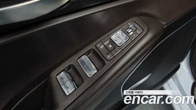 Genesis EQ900 3.3 T-GDI AWD Prestige 2016 — фото 37